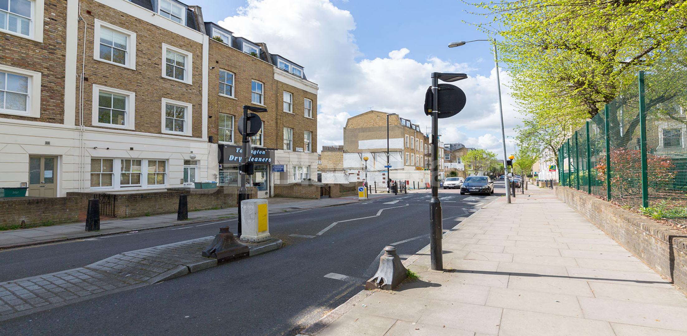 			STUNNING ONE BED!  , 1 Bedroom, 1 bath, 1 reception Flat			 Tollington Way, HOLLOWAY